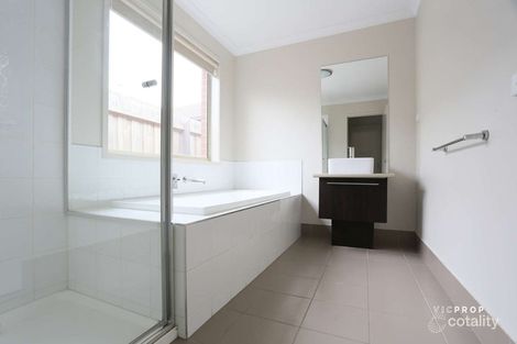 Property photo of 7 Landing Place Point Cook VIC 3030