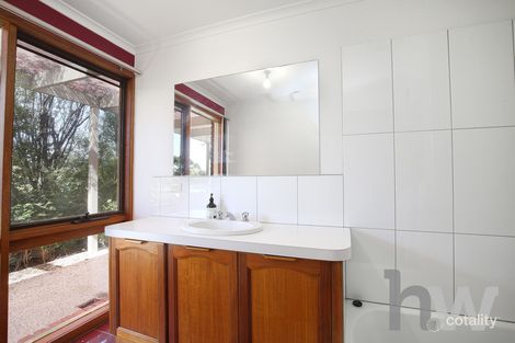 9 Southdown Cres, Belmont, VIC 3216