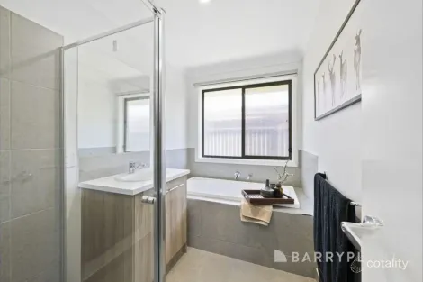 Property photo of 25 Kalamata Avenue Alfredton VIC 3350