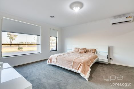 Property photo of 14 Braeburn Place Werribee VIC 3030