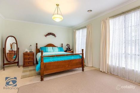 Property photo of 30 May Gibbs Crescent Lynbrook VIC 3975