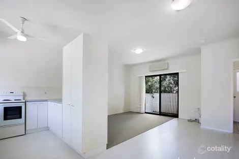 Property photo of 2/8-12 Baynes Street Margate QLD 4019