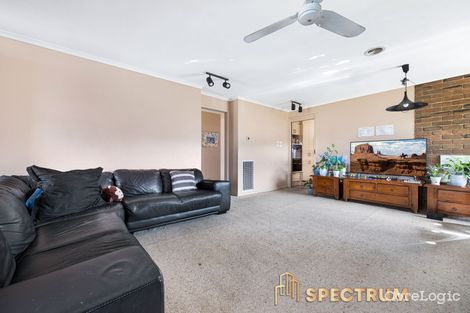 Property photo of 24 Gillingham Crescent Craigieburn VIC 3064