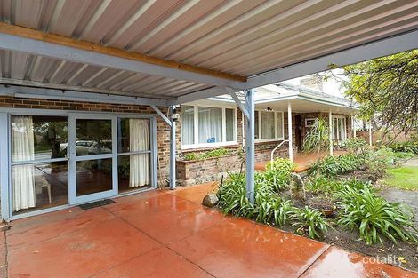 7 Reynolds Rd, Applecross, WA 6153
