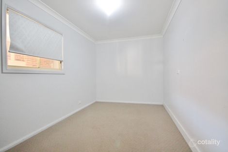33 Pineview Cct, Young, NSW 2594