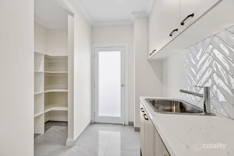 Property photo of 5 Reflection Close Burnside VIC 3023