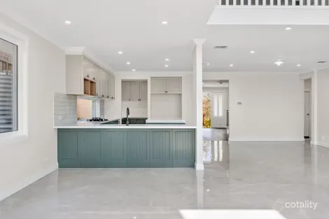 Property photo of 5 Reflection Close Burnside VIC 3023