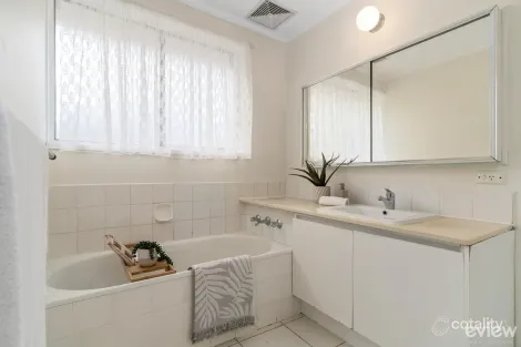 Property photo of 10 Milford Crescent Frankston VIC 3199