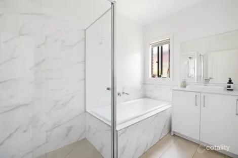 Property photo of 12 Fitzpatrick Circuit Kalkallo VIC 3064