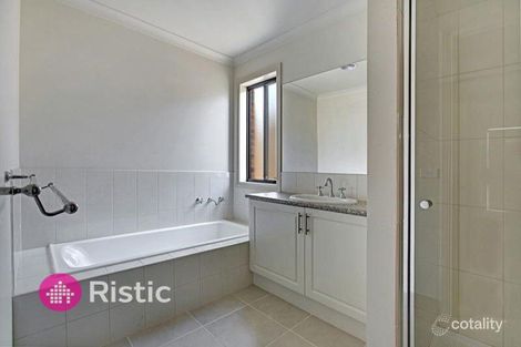 Property photo of 27 Pauline Way Kilmore VIC 3764