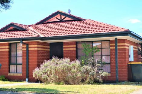 1/77 Woolnough Dr, Mill Park, VIC 3082