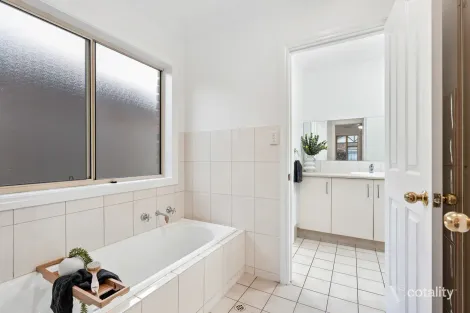 Property photo of 68 Newton Road Campbelltown SA 5074