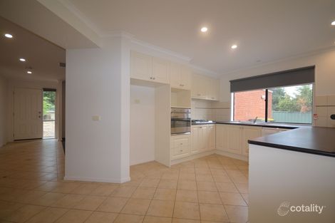 Property photo of 10 Parkway Drive Strathfieldsaye VIC 3551