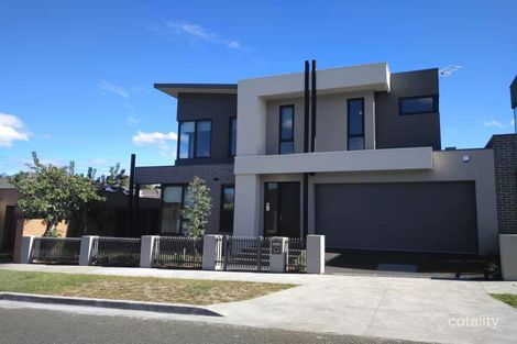 13 COLUMBIA ST, OAKLEIGH SOUTH, VIC 3167