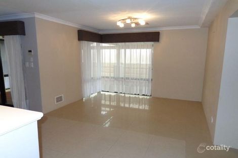 Property photo of 20 Three Bears Loop Secret Harbour WA 6173