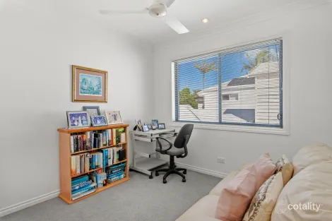 Property photo of 31 Tamborine Street Mermaid Beach QLD 4218