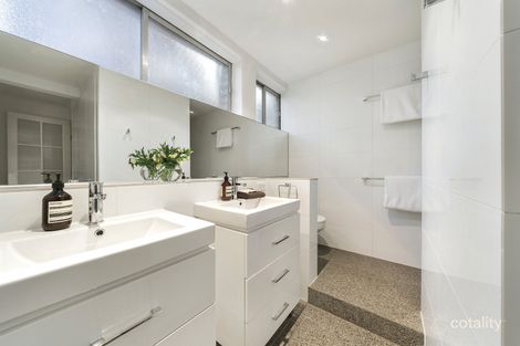 Property photo of 2/3 Lansell Court Toorak VIC 3142