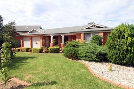 Property photo of 35 The Avenue Thurgoona NSW 2640