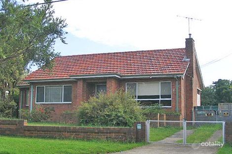 5 Chaseling St, Greenacre, NSW 2190