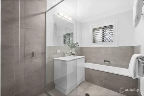 Property photo of 45 Illawong Way Karana Downs QLD 4306