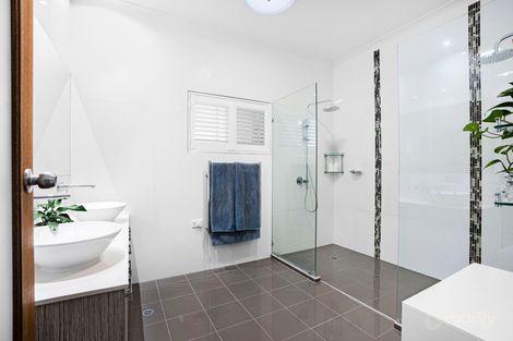Property photo of 25 Wolsey Parade Wynnum QLD 4178
