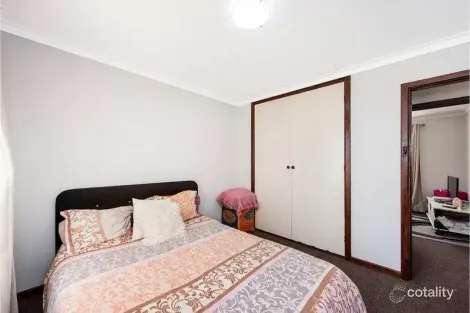 Property photo of 11 Peron Close Cooloongup WA 6168