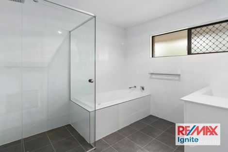 Property photo of 4 Reef Close Jamboree Heights QLD 4074