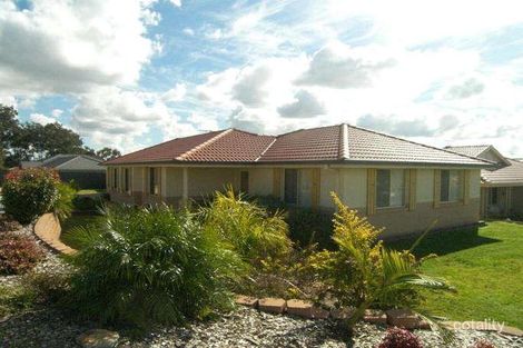 2 Quarterhorse Pde, Wadalba, NSW 2259