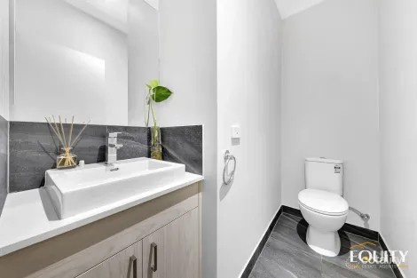 Property photo of 2/12 Kulana Lane Tarneit VIC 3029