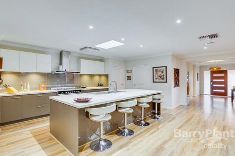 Property photo of 11 Bradfield Court Taylors Hill VIC 3037