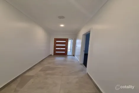 Property photo of 6 Scarvell Crescent Caroline Springs VIC 3023