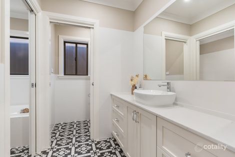 Property photo of 7 Tempest Way Orange NSW 2800