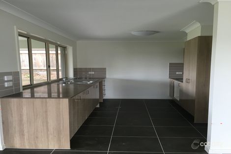 Property photo of 10 Sunstone Avenue Pimpama QLD 4209