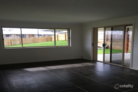 Property photo of 10 Sunstone Avenue Pimpama QLD 4209