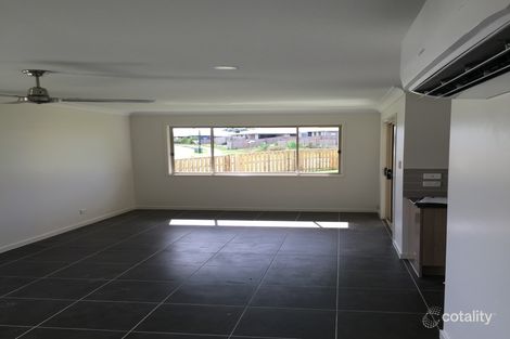 Property photo of 10 Sunstone Avenue Pimpama QLD 4209