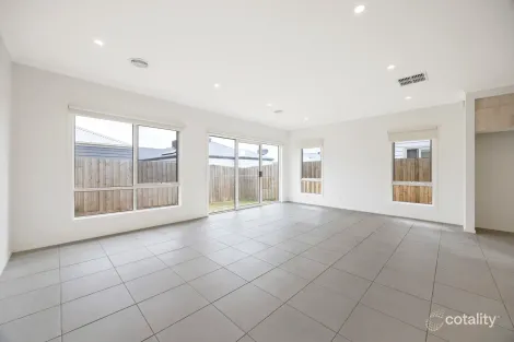 Property photo of 34 Crowlands Circuit Eynesbury VIC 3338