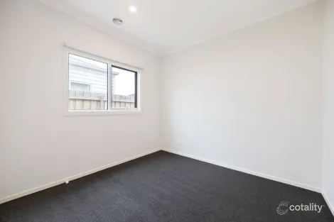 Property photo of 34 Crowlands Circuit Eynesbury VIC 3338