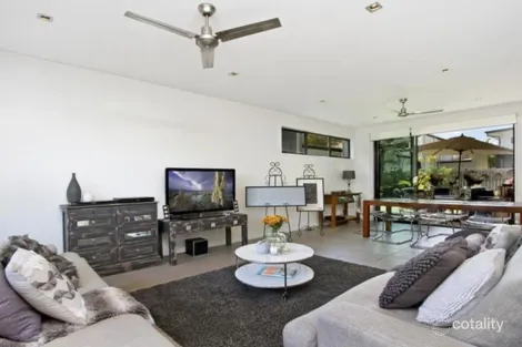 Property photo of 10 Shore Crescent Bulimba QLD 4171