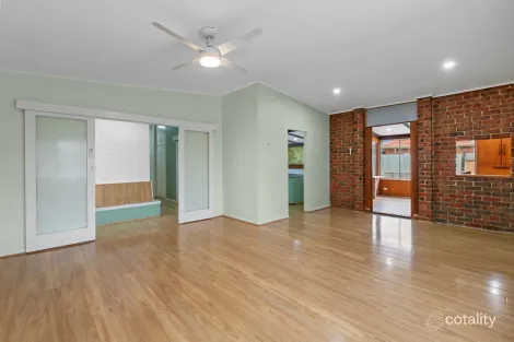 28 Peachey Rd, Davoren Park, SA 5113