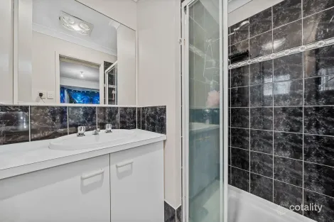 Property photo of 8 Jay Court Mount Warren Park QLD 4207
