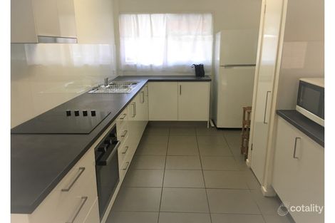 2/28a Marine Pde, Southport, QLD 4215