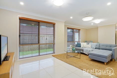 Property photo of 19 Gunners Mews Holsworthy NSW 2173