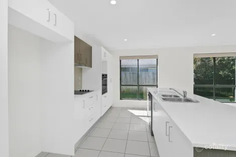 Property photo of 11 Conjola Crescent Upper Coomera QLD 4209