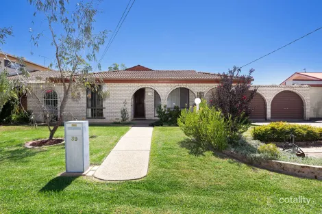 Property photo of 39 Huron Crescent Lake Albert NSW 2650