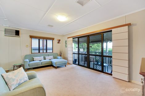 Property photo of 2 Blaxland Street Eastern Heights QLD 4305