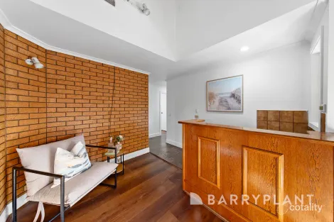 Property photo of 5 Binalong Court St Albans VIC 3021