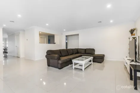 Property photo of 58 Ferrari Drive Cranbourne East VIC 3977