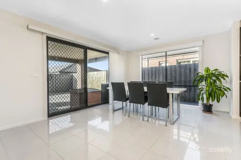 Property photo of 58 Ferrari Drive Cranbourne East VIC 3977