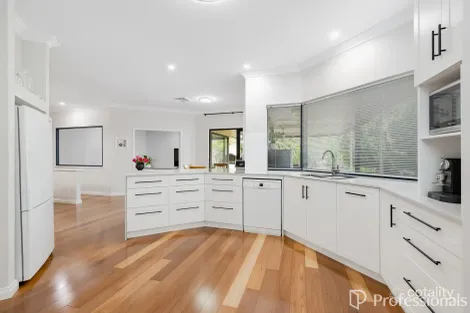 6 Haywood Trl, Leeming, WA 6149