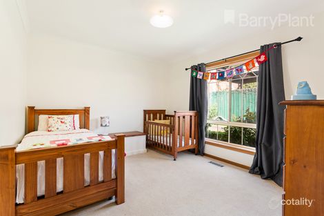 Property photo of 2/2 Warrington Crescent Wattle Glen VIC 3096